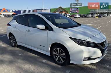 Хэтчбек Nissan Leaf 2018 в Черновцах