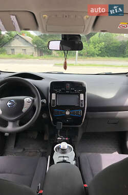 Хэтчбек Nissan Leaf 2015 в 