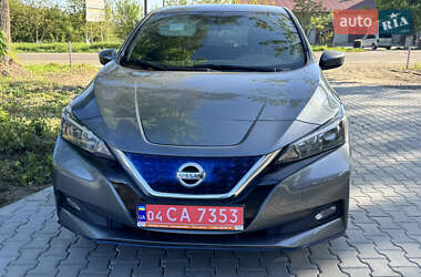 Хэтчбек Nissan Leaf 2019 в Новоселице