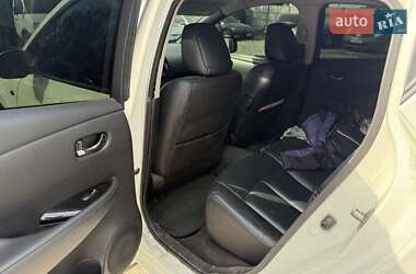 Хэтчбек Nissan Leaf 2014 в 