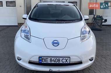 Хэтчбек Nissan Leaf 2015 в 