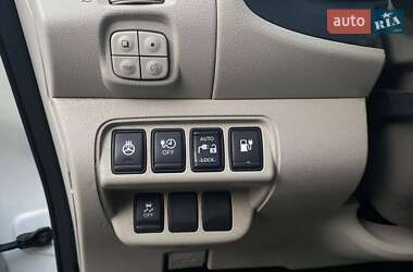 Хэтчбек Nissan Leaf 2015 в 
