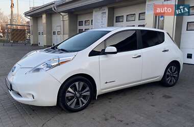 Хэтчбек Nissan Leaf 2015 в 