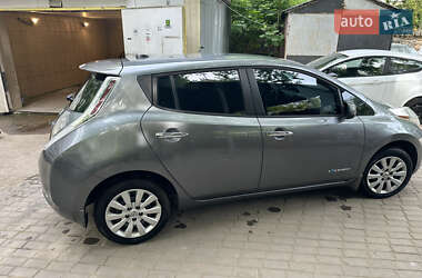 Хетчбек Nissan Leaf 2014 в 