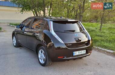Хэтчбек Nissan Leaf 2013 в 