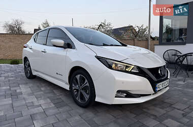 Хетчбек Nissan Leaf 2019 в 