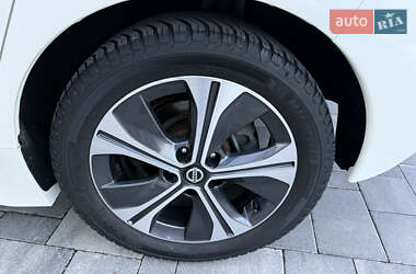 Хетчбек Nissan Leaf 2019 в 