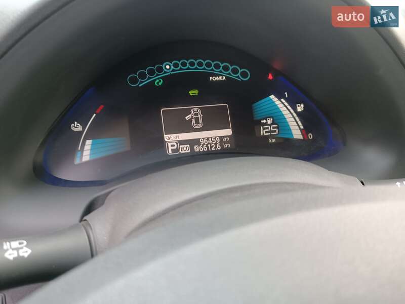 Хетчбек Nissan Leaf 2016 в Кам'янському