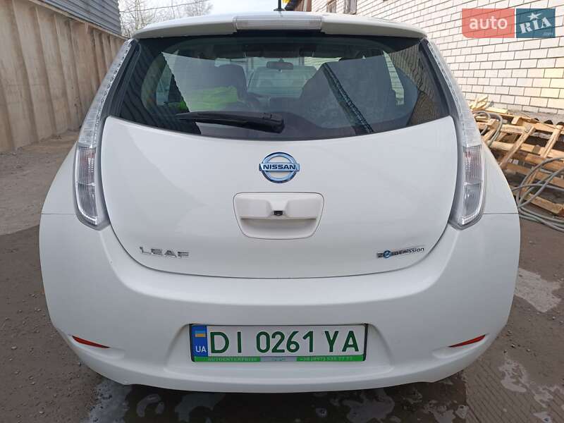 Хетчбек Nissan Leaf 2016 в Кам'янському