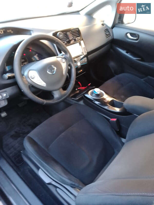 Хетчбек Nissan Leaf 2015 в Вишгороді