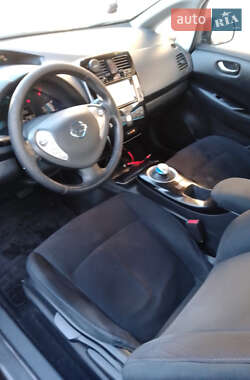 Хэтчбек Nissan Leaf 2015 в 