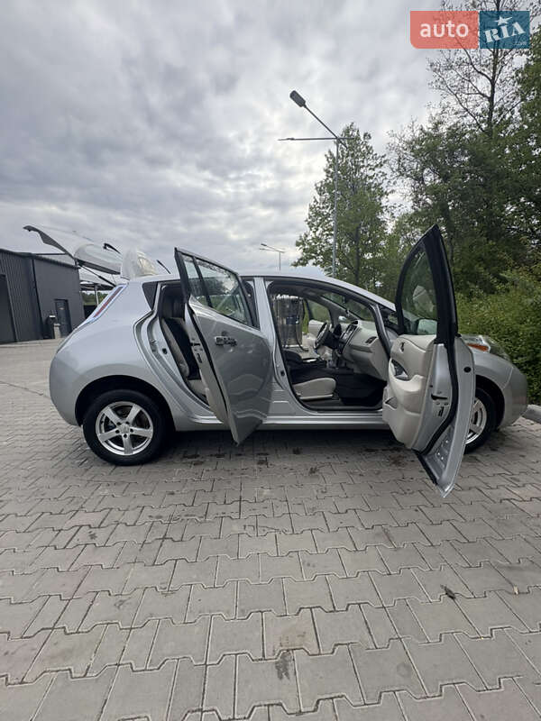 Хетчбек Nissan Leaf 2011 в Львові