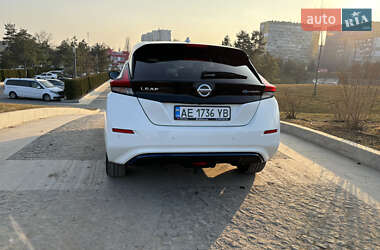 Хэтчбек Nissan Leaf 2018 в 