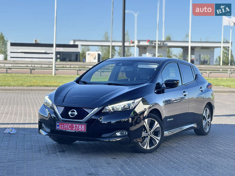 Хетчбек Nissan Leaf 2018 в 