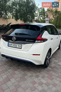 Хетчбек Nissan Leaf 2019 в 