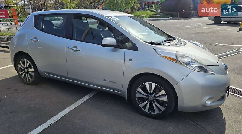Хетчбек Nissan Leaf 2015 в Одесі