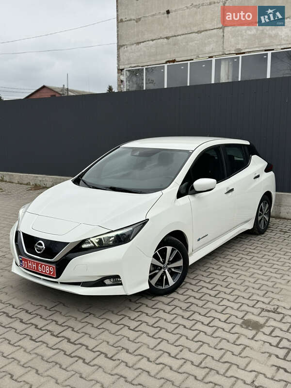 Хэтчбек Nissan Leaf 2020 в 
