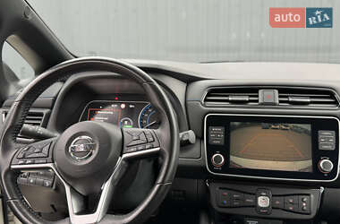 Хэтчбек Nissan Leaf 2020 в 