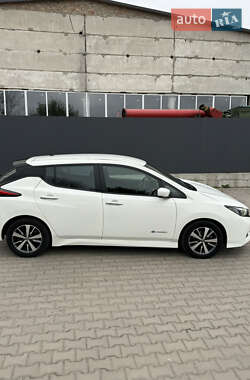 Хэтчбек Nissan Leaf 2020 в 