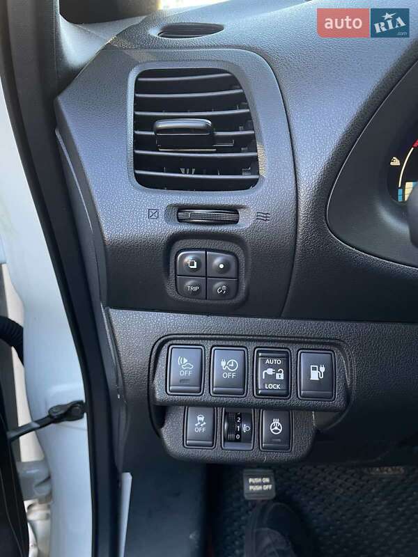 Хетчбек Nissan Leaf 2017 в Києві