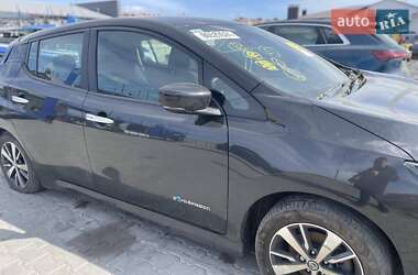 Хэтчбек Nissan Leaf 2018 в 