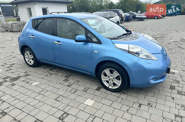 Хетчбек Nissan Leaf 2011 в 