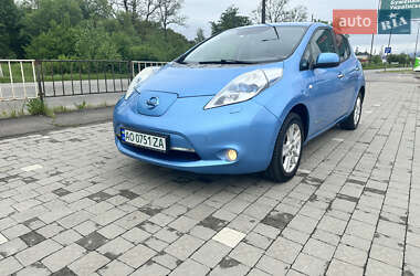 Хетчбек Nissan Leaf 2011 в 