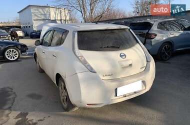 Хэтчбек Nissan Leaf 2013 в 