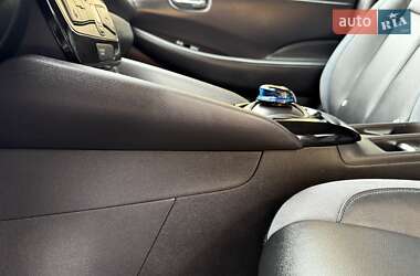 Хэтчбек Nissan Leaf 2020 в 