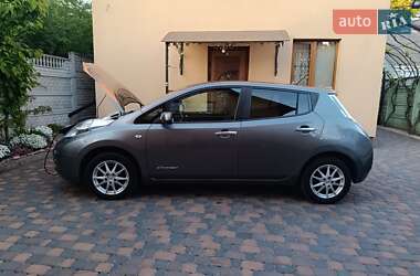 Хэтчбек Nissan Leaf 2015 в Ровно