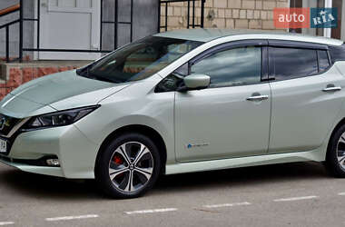 Хетчбек Nissan Leaf 2018 в 
