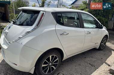 Хэтчбек Nissan Leaf 2015 в Днепре