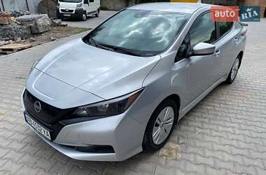 Хэтчбек Nissan Leaf 2022 в 