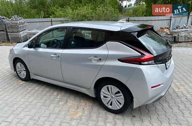 Хэтчбек Nissan Leaf 2022 в 