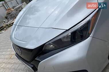 Хэтчбек Nissan Leaf 2022 в 