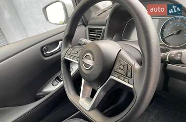 Хэтчбек Nissan Leaf 2022 в 