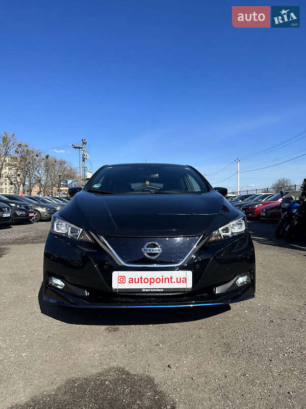 Хетчбек Nissan Leaf 2020 в 