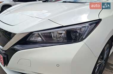 Хетчбек Nissan Leaf 2020 в 