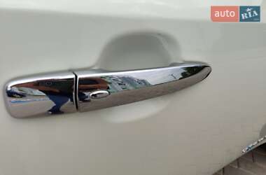 Хетчбек Nissan Leaf 2012 в 
