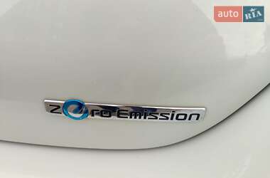 Хетчбек Nissan Leaf 2012 в 