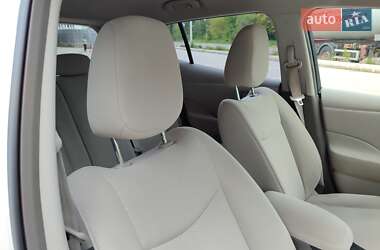 Хетчбек Nissan Leaf 2012 в 