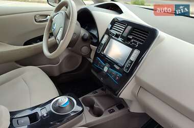 Хетчбек Nissan Leaf 2012 в 