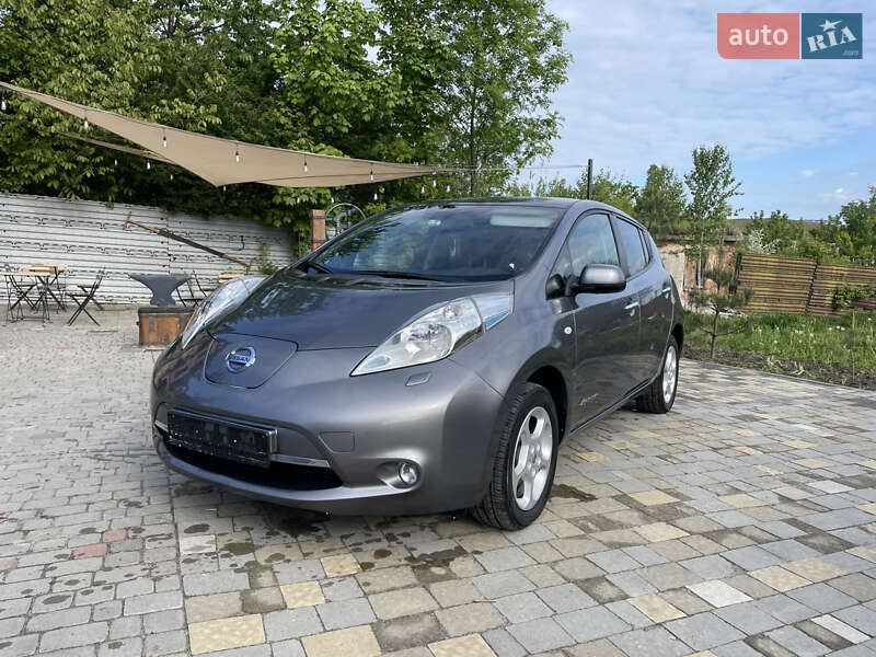 Хетчбек Nissan Leaf 2014 в 