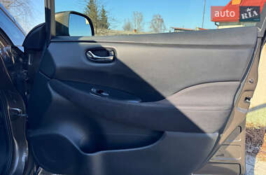 Хетчбек Nissan Leaf 2017 в 