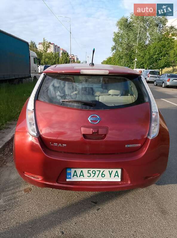 Хетчбек Nissan Leaf 2011 в Києві