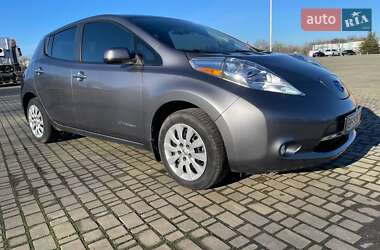 Хетчбек Nissan Leaf 2015 в 