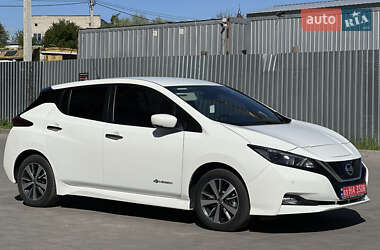 Хэтчбек Nissan Leaf 2018 в 