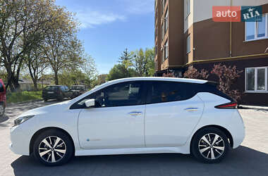 Хэтчбек Nissan Leaf 2018 в 