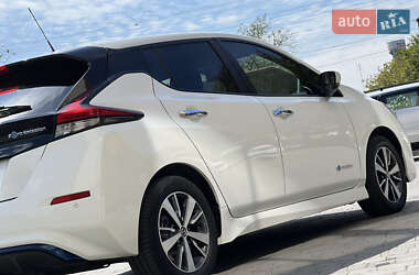 Хэтчбек Nissan Leaf 2018 в 