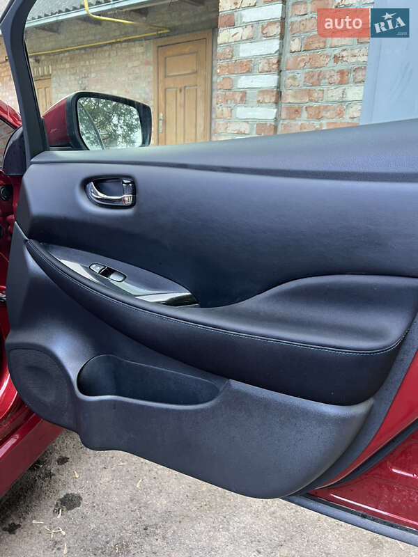 Хэтчбек Nissan Leaf 2018 в Тернополе